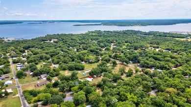 One-Owner Custom Build Near Lake Texoma - Commute-Friendly to