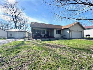Welcome to this three-bedroom, two-bath home located in the Boa - photo 27