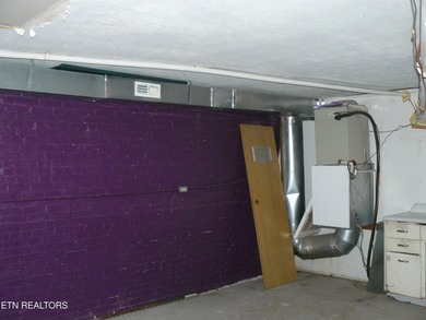 First time on the market, this building has entrance from Main - photo 32