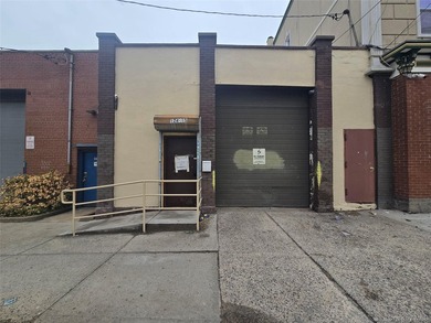 Located in the heart of College Point, just minutes from - photo 4