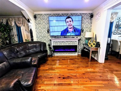 Beautifully Renovated Detached Colonial - This stunning - photo 3