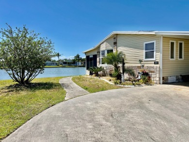 (private lake, pond, creek) Home For Sale in Melbourne Florida