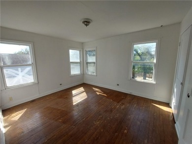 Prime Investor Opportunity: 3-Unit Fixer-Upper with Value-Add - photo 7