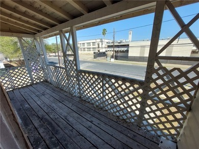 Prime Investor Opportunity: 3-Unit Fixer-Upper with Value-Add - photo 10