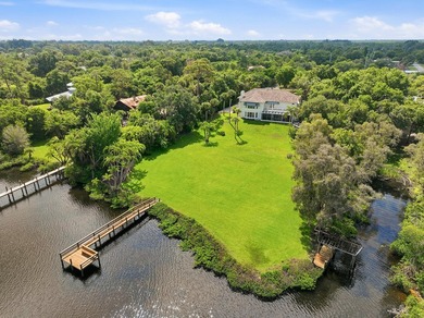 Private Waterfront Estate with 165 Feet of Waterfront and Direct - photo 58
