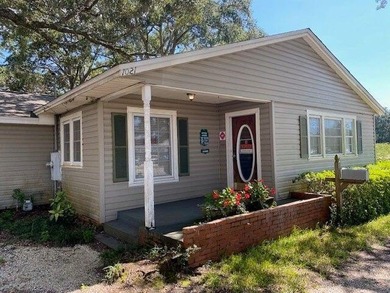Just closed Veterinary Hospital/Clinic across from Fort Walton - photo 1
