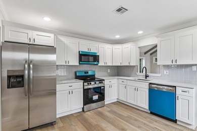 Beautifully Renovated Ranch in the Desirable Leisure Knoll - photo 11