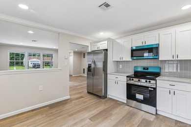 Beautifully Renovated Ranch in the Desirable Leisure Knoll - photo 13