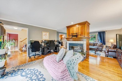 In desirable Ivy Hill, this wonderful two-story brick home is - photo 4