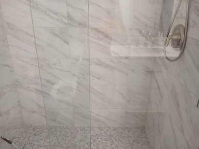 Beautifully upgraded 6th-floor condo in desirable Huntington - photo 25