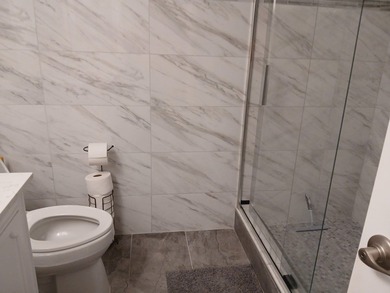Beautifully upgraded 6th-floor condo in desirable Huntington - photo 26