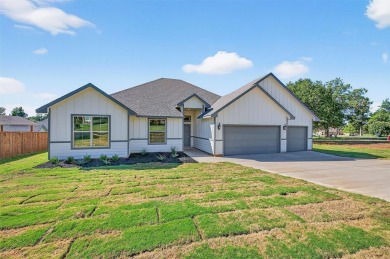 Lake Home For Sale in Lake Kiowa, Texas