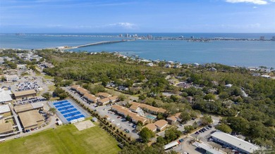Location, Location!! Right in the heart of Gulf Breeze so close - photo 3