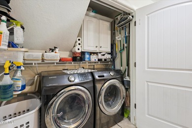 A rare find!!! 3 bedroom 2.5 bath cape cod situated on 3.04 - photo 15