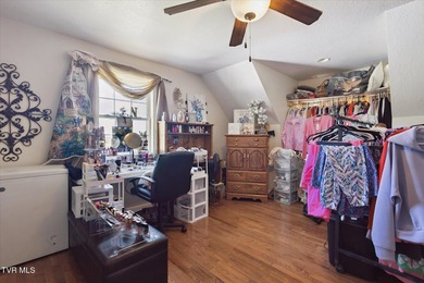 A rare find!!! 3 bedroom 2.5 bath cape cod situated on 3.04 - photo 23