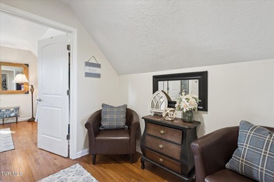 A rare find!!! 3 bedroom 2.5 bath cape cod situated on 3.04 - photo 25
