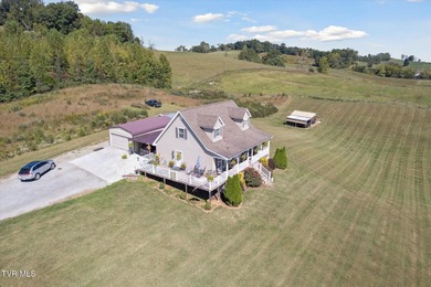 A rare find!!! 3 bedroom 2.5 bath cape cod situated on 3.04 - photo 30