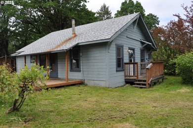 Fern Ridge Lake Home For Sale in Veneta Oregon