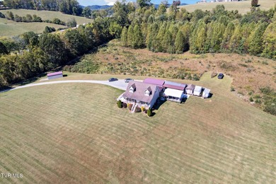 A rare find!!! 3 bedroom 2.5 bath cape cod situated on 3.04 - photo 32