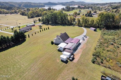 A rare find!!! 3 bedroom 2.5 bath cape cod situated on 3.04 - photo 35
