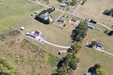 A rare find!!! 3 bedroom 2.5 bath cape cod situated on 3.04 - photo 38