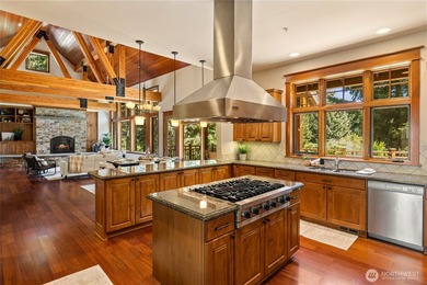 Discover the ultimate mountain retreat where luxury living meets - photo 16