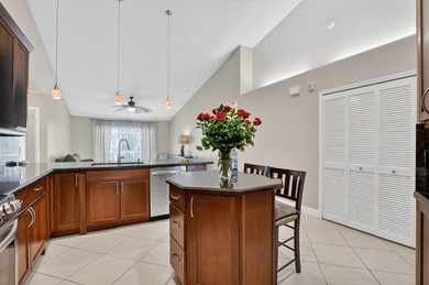 Welcome to this charming three-bedroom, two-bathroom - photo 20