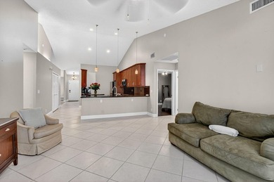 Welcome to this charming three-bedroom, two-bathroom - photo 25