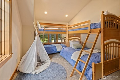 Discover the ultimate mountain retreat where luxury living meets - photo 26