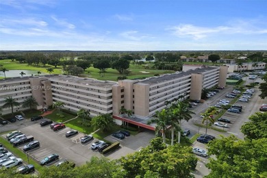 Penthouse living in Pembroke Pines! This beautifully updated - photo 31