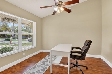Welcome to this charming three-bedroom, two-bathroom - photo 34