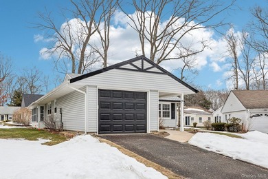 Beautifully Renovated Ranch in the Desirable Leisure Knoll - photo 3