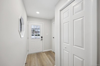 Beautifully Renovated Ranch in the Desirable Leisure Knoll - photo 6