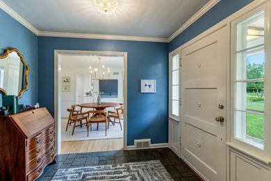 Special spot in Bayside! This darling lannon stone ranch home is - photo 4