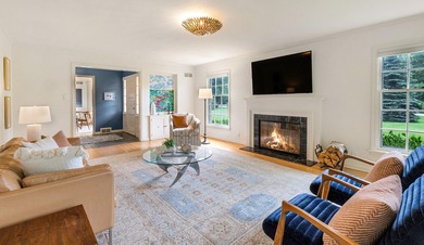 Special spot in Bayside! This darling lannon stone ranch home is - photo 6