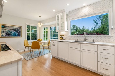 Special spot in Bayside! This darling lannon stone ranch home is - photo 9