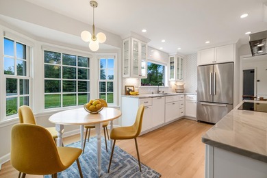 Special spot in Bayside! This darling lannon stone ranch home is - photo 10