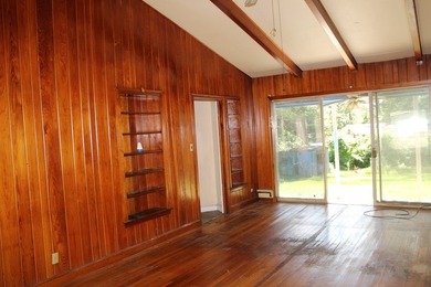 3 Bed / 1 Bath with attached carport offering a great - photo 4