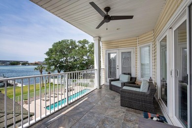 Welcome to an exceptional waterfront residence in the heart of - photo 14