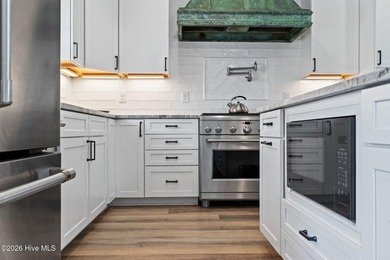Experience the best of island living in this beautifully - photo 16