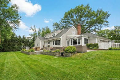 Located in the Village of Flower Hill, 38 Hewlett Lane is a - photo 3