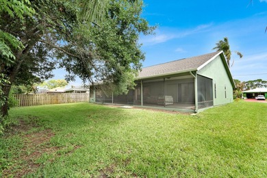 2026 Roof! This beautiful 3 bedroom, split-floor-plan home is a - photo 33