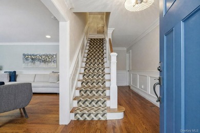 Located in the Village of Flower Hill, 38 Hewlett Lane is a - photo 5