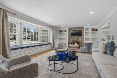 Located in the Village of Flower Hill, 38 Hewlett Lane is a - photo 6