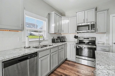 Welcome to this two-story home built by NORTH POINT CUSTOM - photo 7