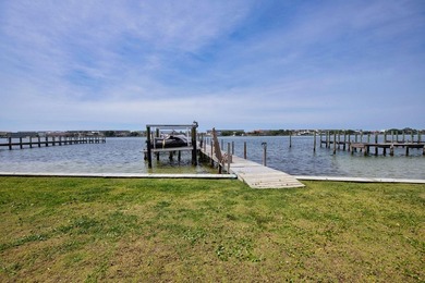 Welcome to an exceptional waterfront residence in the heart of - photo 49
