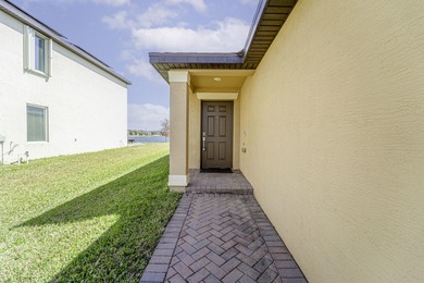 Beautiful updated 4 bedroom home in a gated community. New - photo 4