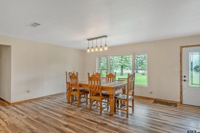 Escape the city life to the tranquility of East Texas with this - photo 11