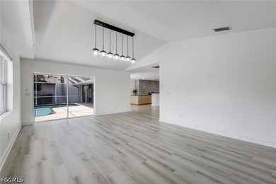 Welcome to this beautifully maintained 4-bedroom, 3-bathroom - photo 13