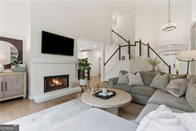 Elegant Living in Olde Atlanta Club Welcome home to this - photo 13